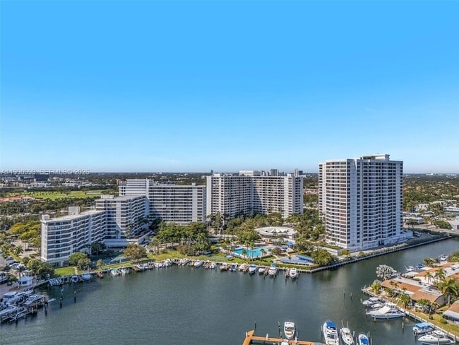 Building Photo - 2500 Parkview Dr Unit 1909