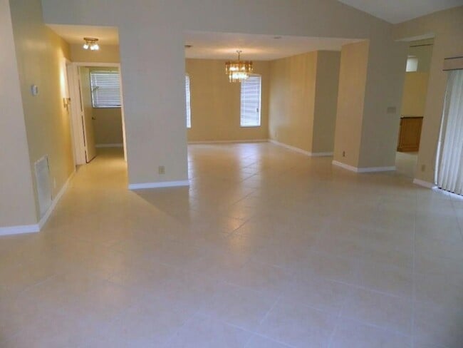 Photo - 4002 NW 73rd Ave