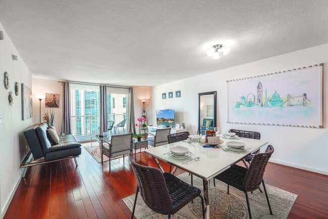 Building Photo - 1 SE 12th St Unit FL31-ID1022228P