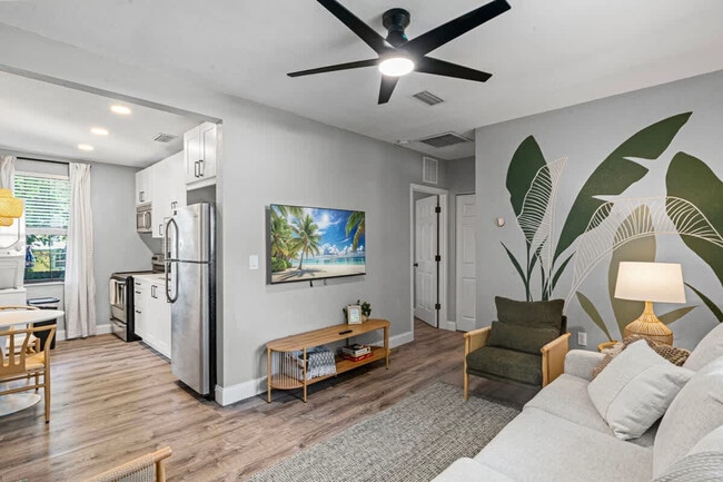 Photo - 138 1/2 Oneida Street-SI ID1578587P Unit SI ID1578587P