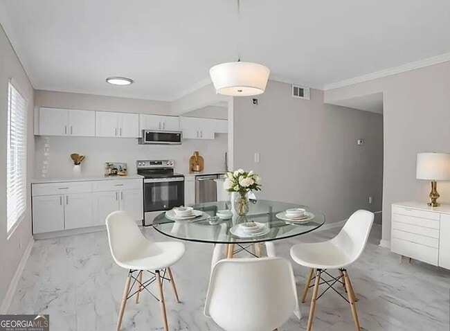 Photo - 3210 Quincetree Ln