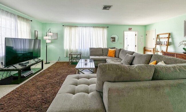 Building Photo - 342 Walnut St Unit ID1258726P