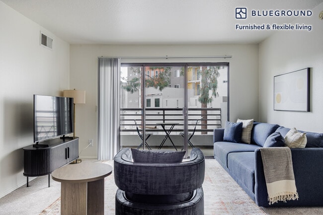 Building Photo - 10983 Bluffside Dr Unit FL2-ID1320