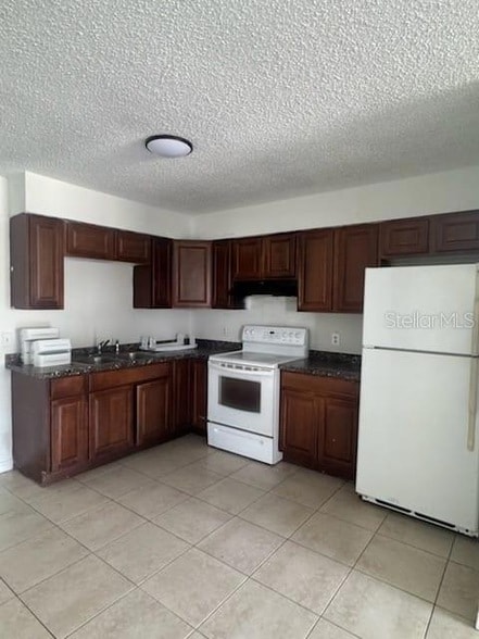 Photo - 217 W Whidden St