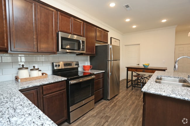 2BR, 2BA - 1,225 SF - Kitchen - Emerald Twenty Four