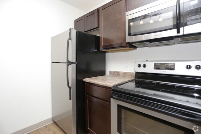 Renovated Kitchen with Stainless Steel | Waterchase Apartments | Near Grand Rapids Apartments - Waterchase Apartment Homes