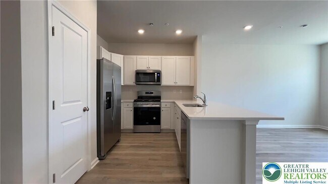 Photo - 1137 Martin Rd