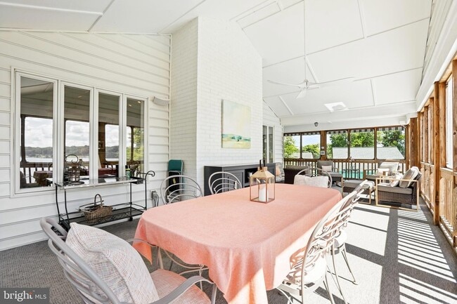 Photo - 638 Marlborough Point Rd