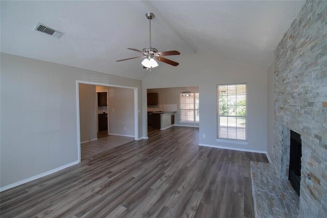 Photo - 525 NW 171st St