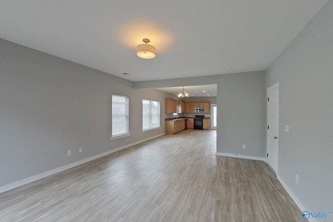 Photo - 520 White Oak Cir