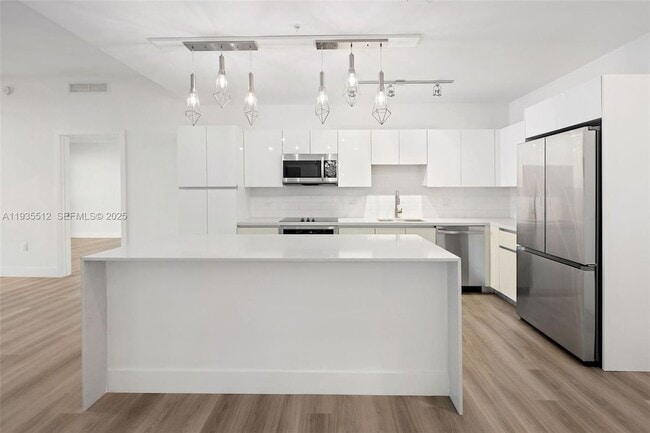 Photo - 101 Diplomat Pkwy Unit 1004