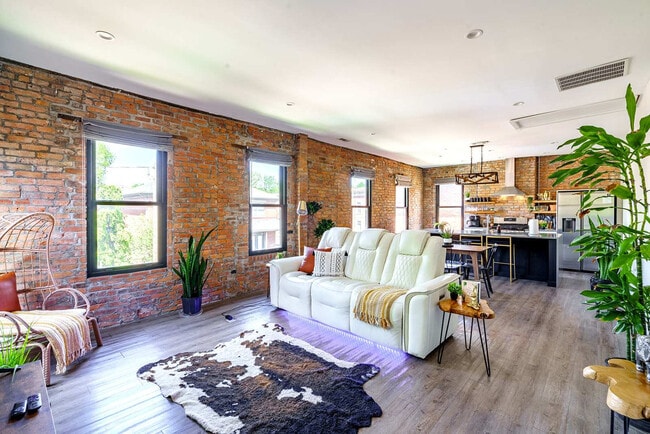 Building Photo - 59 E Russell St Unit SI ID1265648P