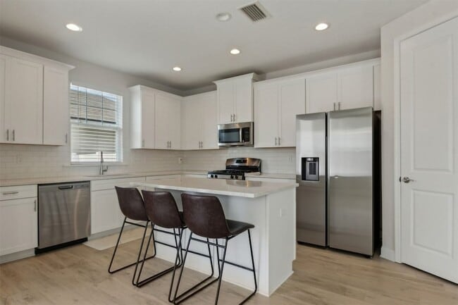 Photo - 205 Daydream Ave