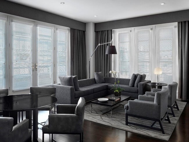 Building Photo - 701 18th St NW Unit ID1373176P