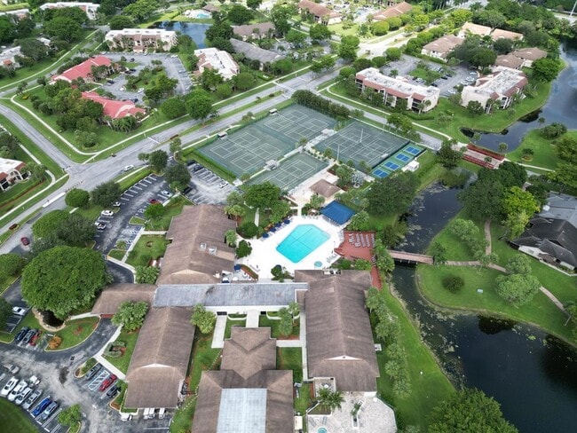 Building Photo - 10110 Cedar Point Blvd Unit 1050