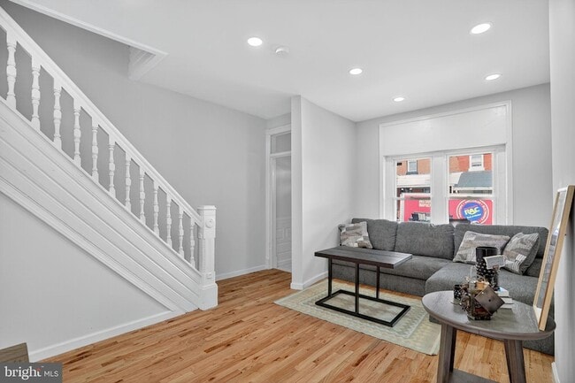 Photo - 4324 Otter St