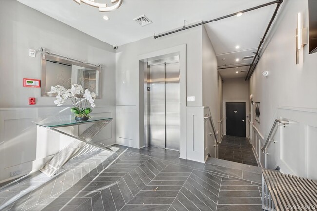 Photo - 355 Phillips Park Rd Unit 301