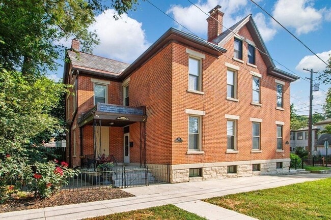 Photo - 22 E Frankfort St