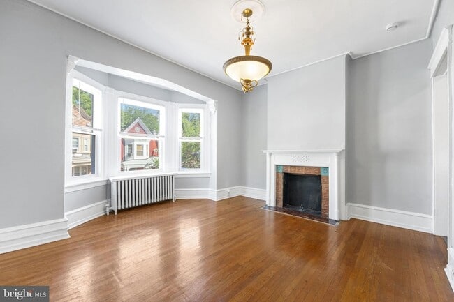 Building Photo - 246 W Abbottsford Ave