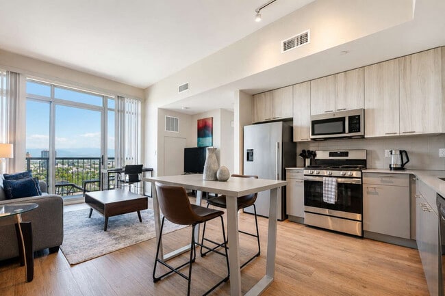 Building Photo - 880 Pacific St Unit SI FL10-ID1050445P