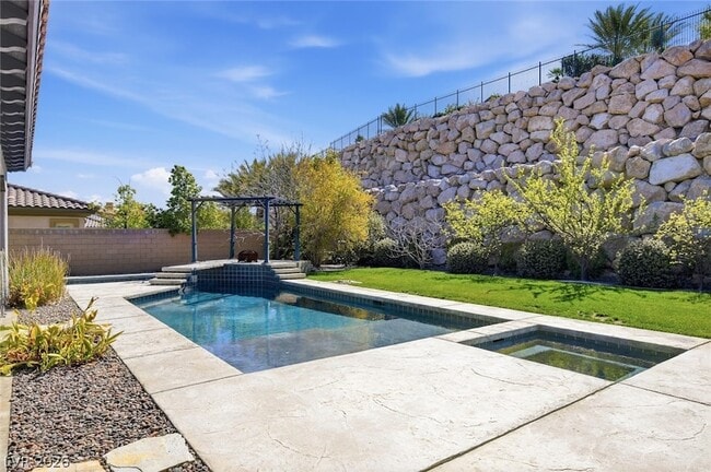 Photo - 11 Grand Masters Dr