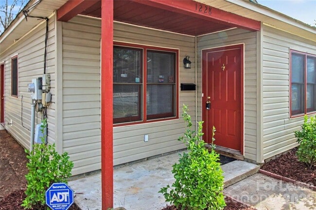 Photo - 1228 Pegram St