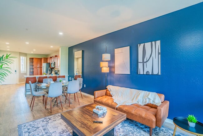 Photo - 1275 E University Dr Unit ID1263205P