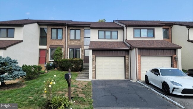 Photo - 1901 Monroe Ln