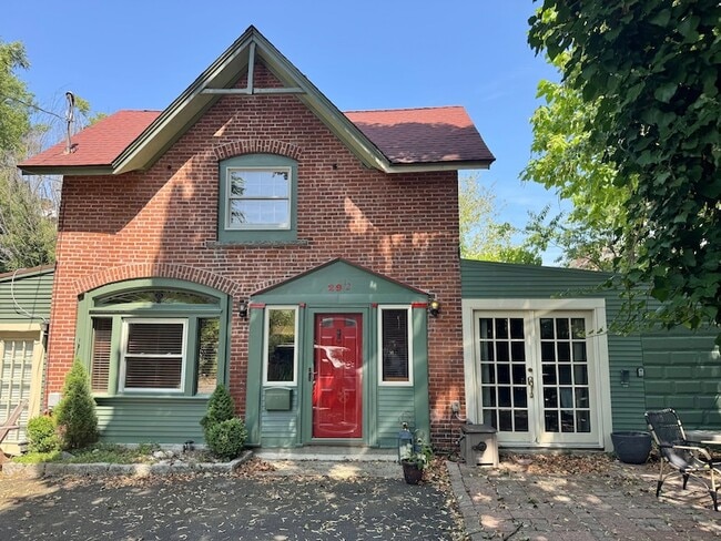 Building Photo - 29 Eld St