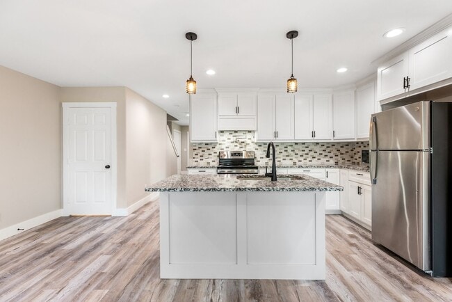 Photo - 1604-1606 W Johnson St