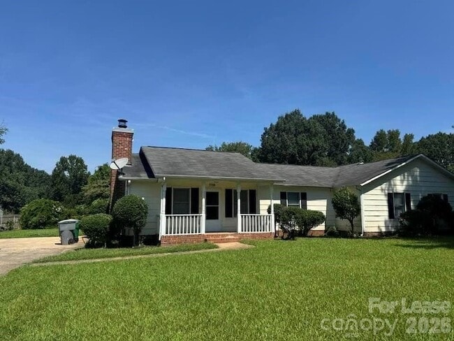 Building Photo - 7718 Linda Lake Dr