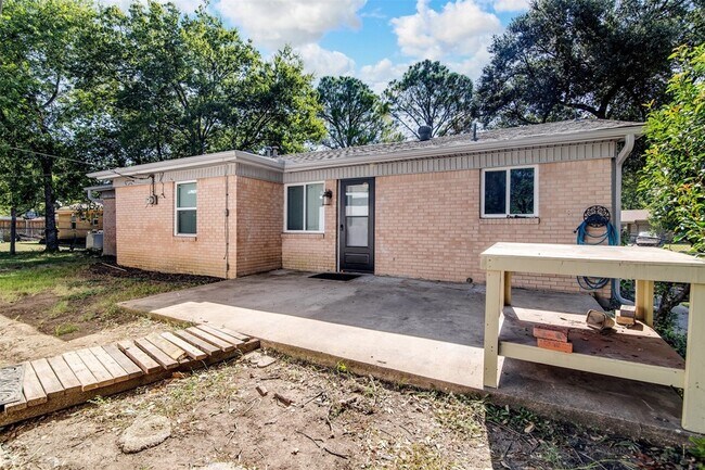 Photo - 614 Blueberry Ln