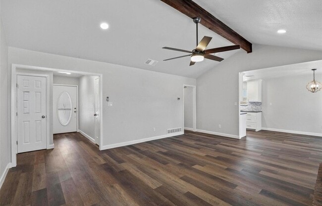 Photo - 324 Sioux St