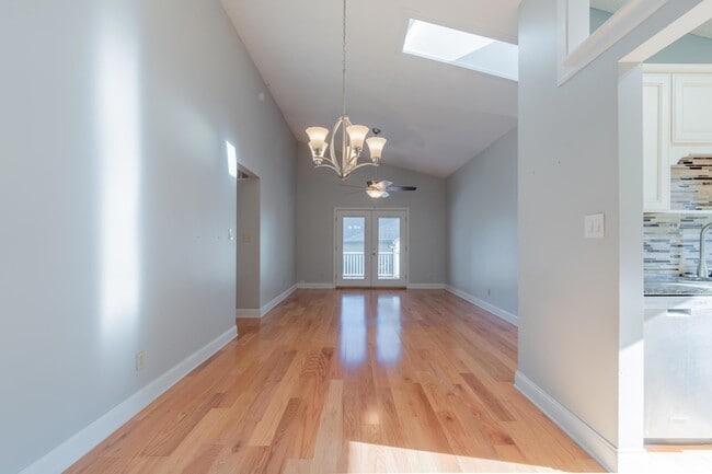 Photo - 657 E Heather Dr