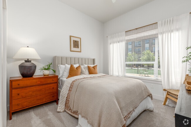 1BR, 1BA- 672SF - Bedroom - THE LINKS ON PGA PARKWAY