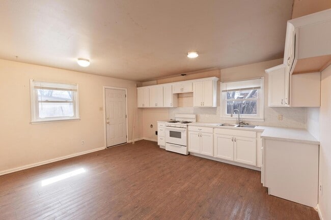 Photo - 2809 61st St