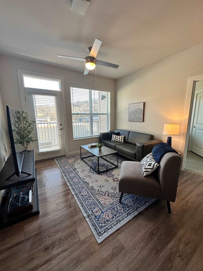 Photo - 1001 Marshall Ave Unit SI FL1-ID1261717P