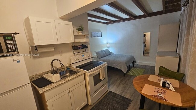 Photo - 1836 Roosevelt St