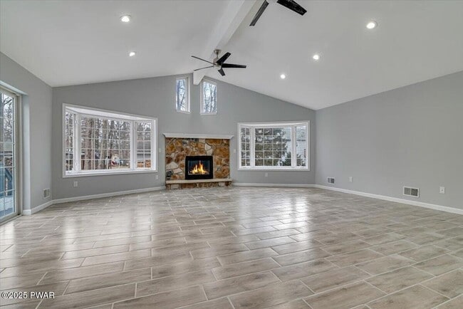 Photo - 502 Carrock Way