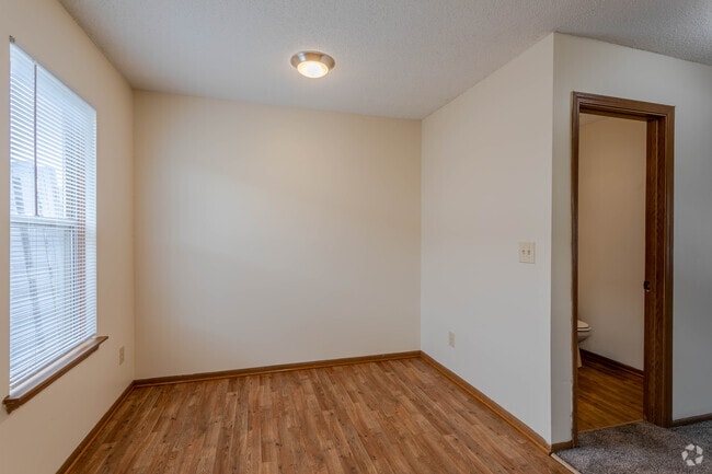 3 Br, 2.5 Ba - 1,130 SF - River Valley