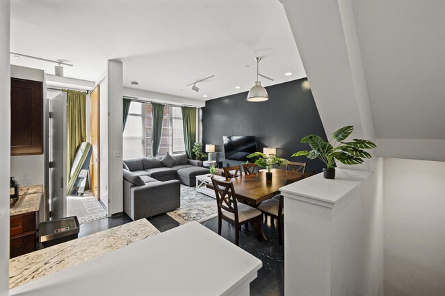 Photo - 160 E Berkeley St Unit SI ID1240309P