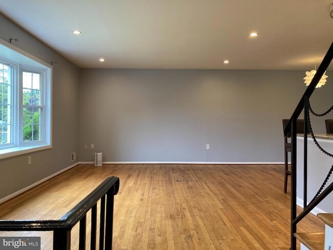 Photo - 7905 Esther Dr