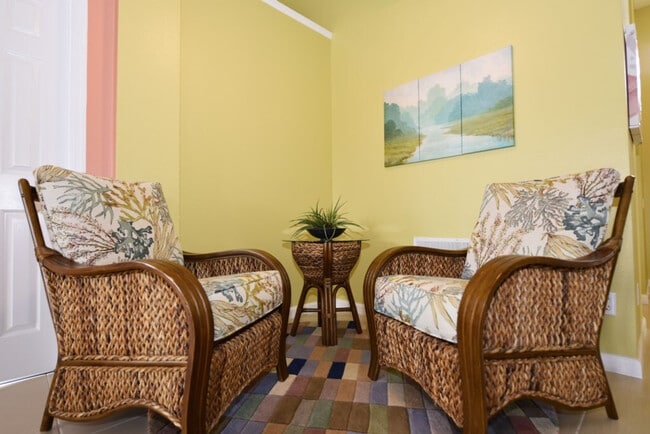 Building Photo - 8167 Fan Palm Way Unit ID1291372P