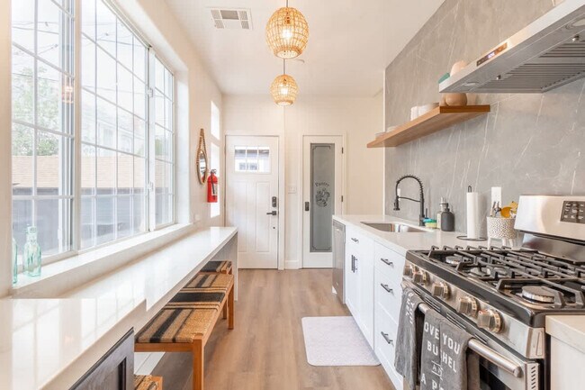 Photo - 142 Bell St Unit SI ID1250764P
