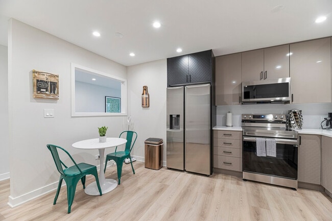 Photo - 7200 N Western Ave Unit ID1060169P