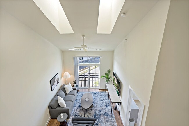 Building Photo - 1800 Diagonal Rd Unit SI ID1395448P