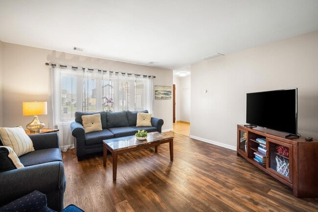 Photo - 10 Explorer Rd