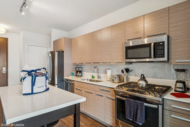 Photo - 727 W Madison St Unit ID1047175P