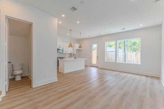 Photo - 7707 Inwood Grv Ln