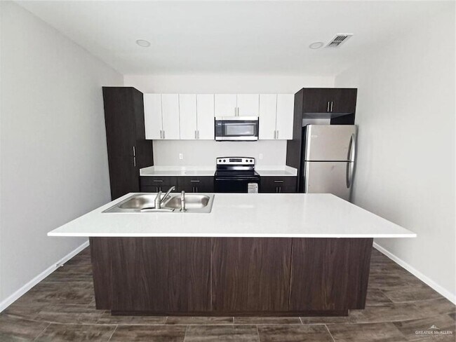 Photo - 811 E Starr Rd Unit A